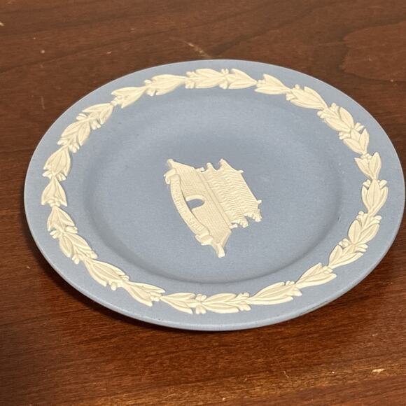 Wedgwood Jasperware With Black Stand Namdaemun, Seoul Made In England Pre-Owned - Picture 5 of 6